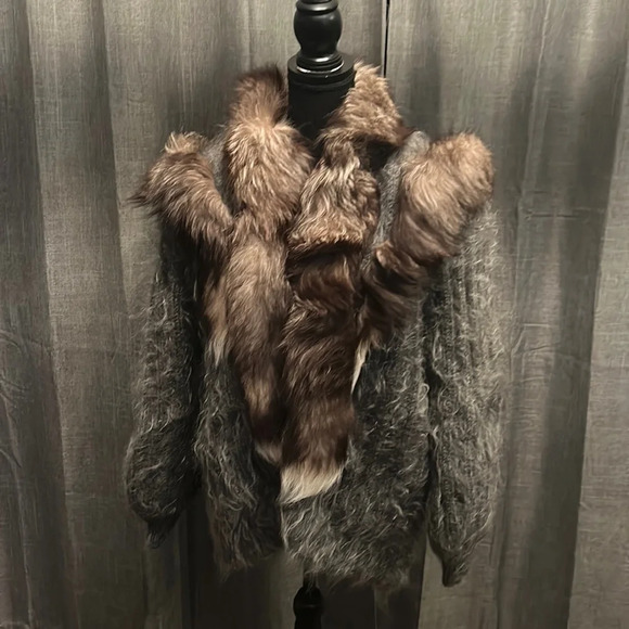 🐺 Wool & Fox Fur Trimmed Coat - Picture 1 of 4